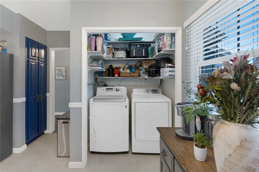 942 University Avenue, Burbank, California 91504 home-pic-19